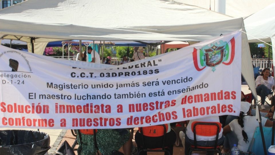 Los maestros continuarán con la manifestación