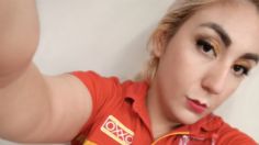 VIDEO: cajera del Oxxo curvilínea enloquece TikTok con atrevido traje de conejita