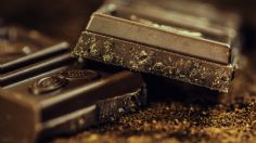 Incontinencia urinaria: 5 alimentos que pueden detonarla y el chocolate es uno de ellos