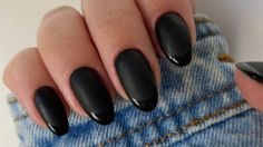 Las uñas negras son la apuesta más elegante para este invierno