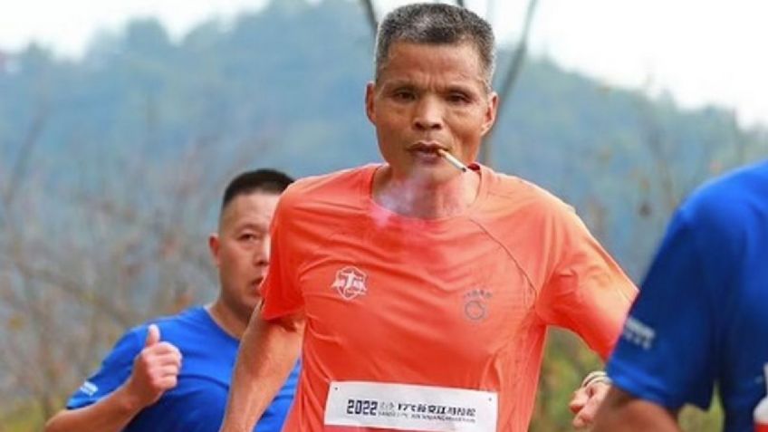 Un hombre fumó 42 cigarros mientras corría un maratón y logró un tiempo increíble