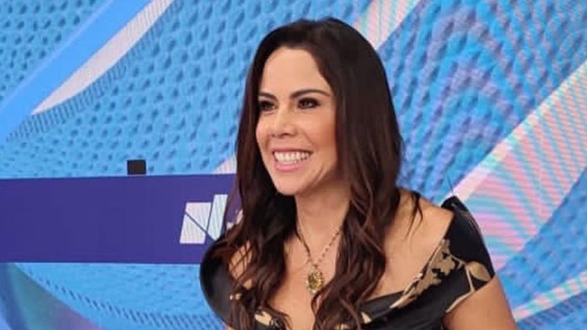 A la orilla del mar, Paola Rojas paraliza la red en ajustado traje de baño