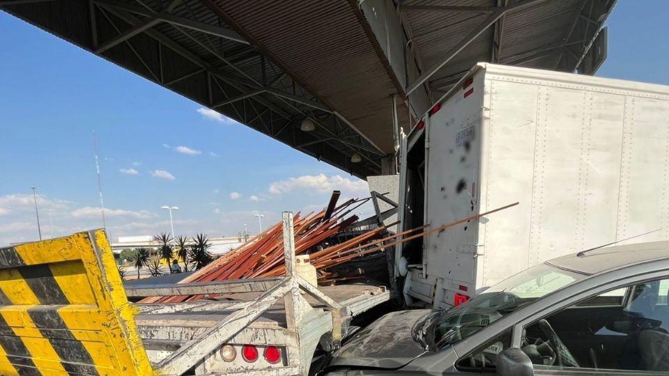 El incidente fue entre dos camionetas de carga y vehículo particular