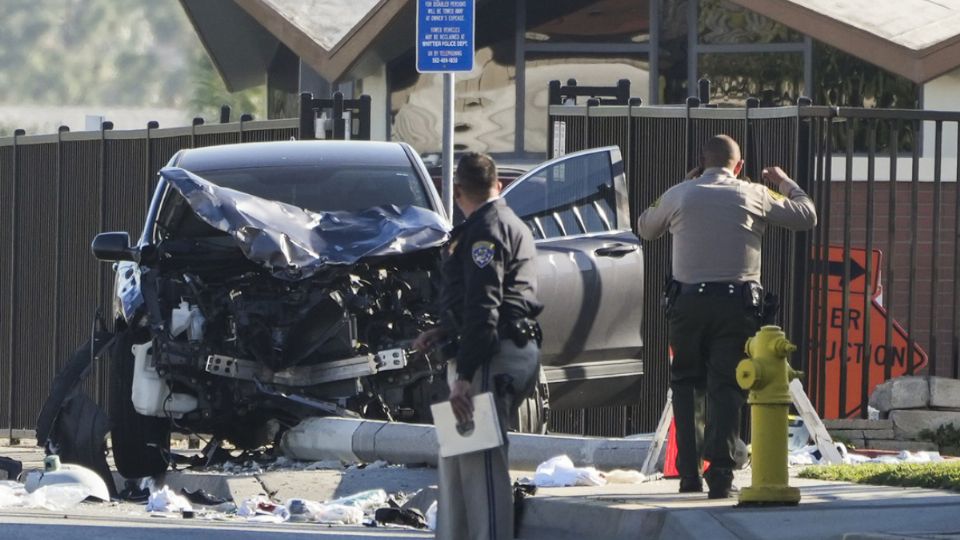 El conductor, un joven de 22 años, fue detenido tras escapar con heridas leves.