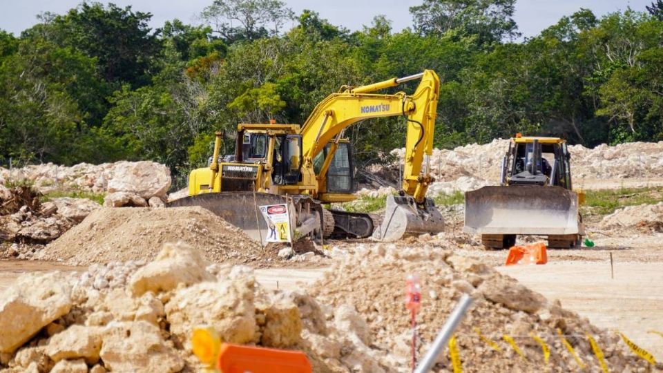 AMLO garantizó que las obras publicas seguirán.