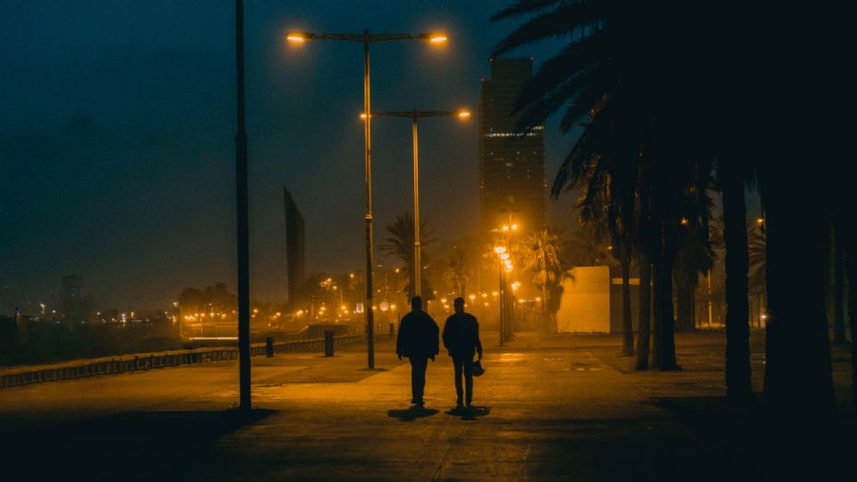 La exposición a la luz nocturna puede ocasionar alteraciones en el metabolismo.