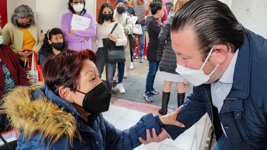 Alcaldía La Magdalena Contreras entrega apoyos a personas de bajos recursos que padecen cáncer