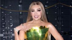 FOTOS | Thalía presumió en los Latin Grammy este increíble vestido que cambia de color