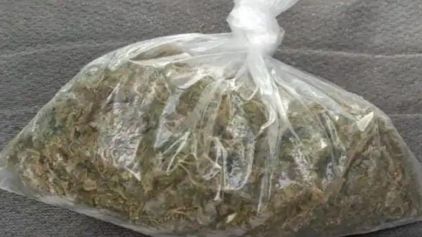 Detienen en una secundaria a estudiante por cargar una bolsa con mariguana