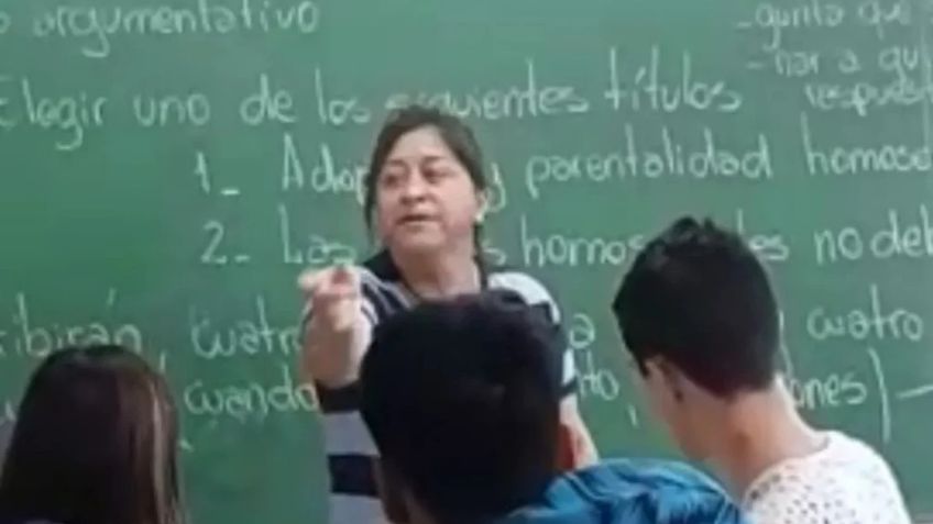 Madre golpea a compañeros de su hijo por supuesto bullying en plena clase: "¿Qué les pasa con mi niño?"