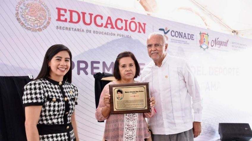 Gobernador de Nayarit hace entrega del Premio Estatal del Deporte 2022