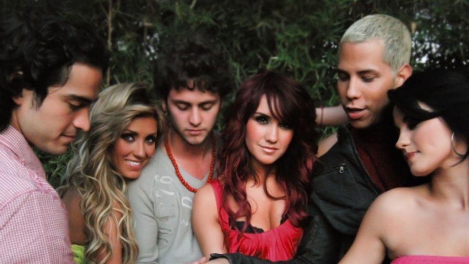 Fans de RBD enloquecen con reencuentro entre sus integrantes