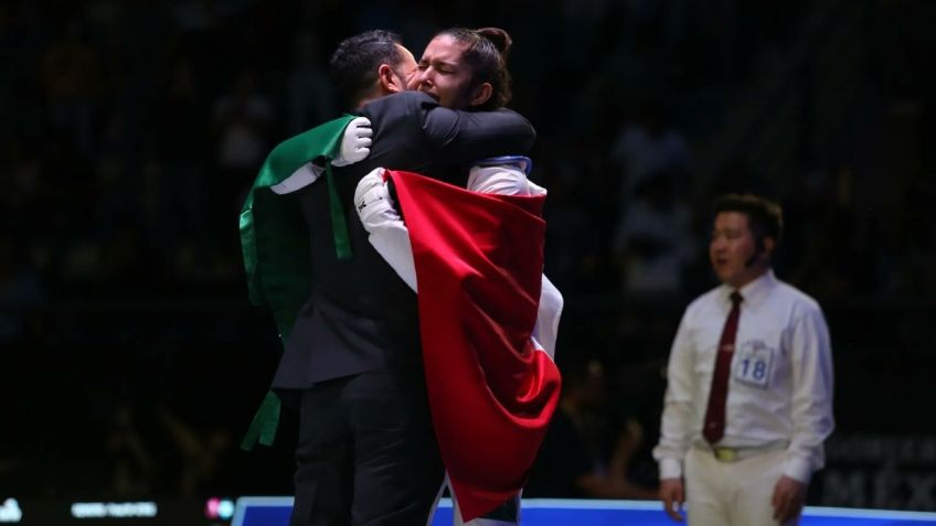 AMLO califica de hazaña la medalla de oro de México en el Mundial de Taekwondo