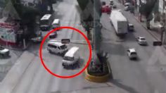 VIDEO: el aparatoso choque entre una combi y una camioneta en Tultitlán