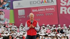 Alfredo Del Mazo entrega tarjetas del Salario Rosa a mujeres que tienen hijos con capacidades diferentes