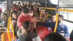 VIDEO | El aterrador momento en que intentan apuñalar a un hombre en Metrobús de Colombia