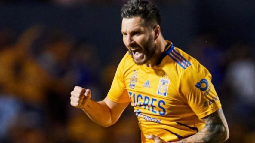 VIDEO: Gignac olvida a Francia y se pone la playera y hasta las chanclas del Tri para festejar atajada de Ochoa