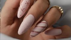 5 diseños de uñas acrílicas para lucir elegante en Navidad