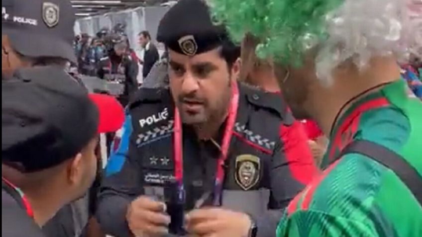 Policía de Qatar descubre a mexicanos con una cantimplora en forma de binoculares