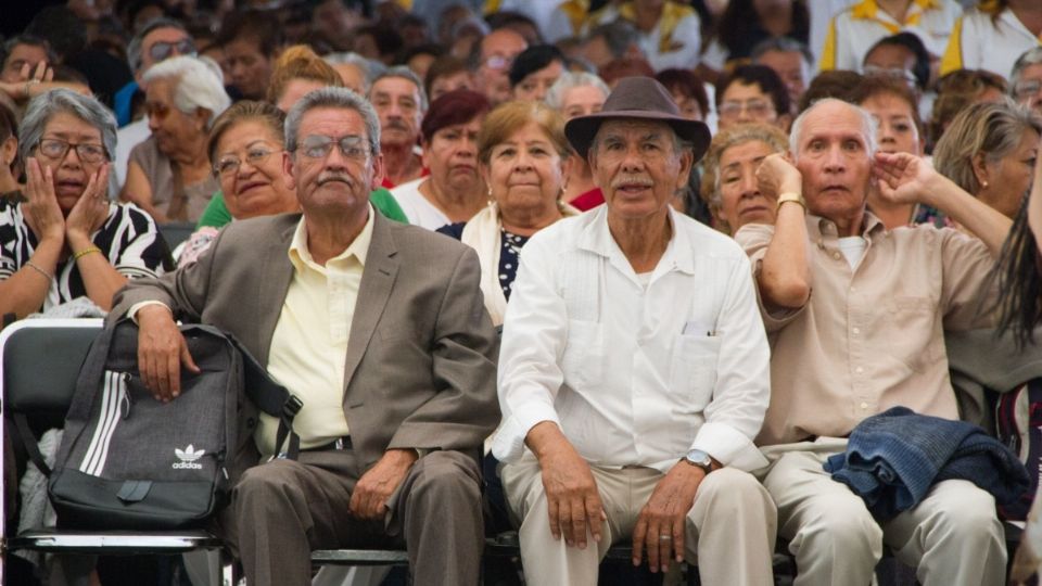 En estas fechas los pensionados del IMSS e ISSSTE recibirán su depósito. FOTO: Cuartoscuro