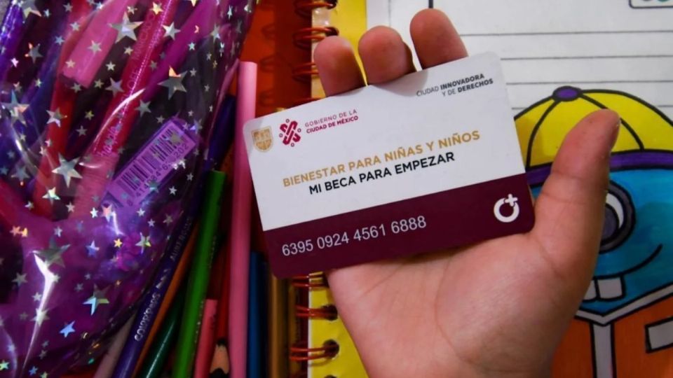 El programa 'Mi Beca para Empezar' otorga un apoyo económico que va desde 500 pesos