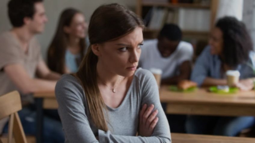 Toma asiento antes de conocer las señales que delatan a una persona envidiosa, según la Psicología