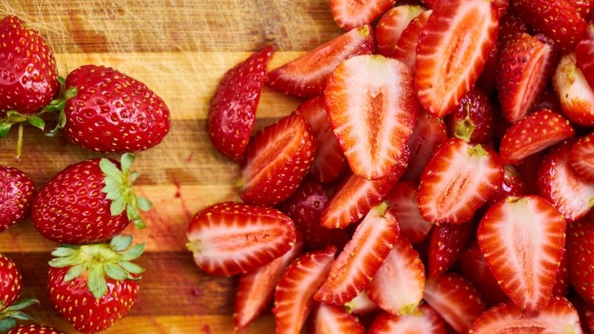 3 consejos para desinfectar las fresas de manera correcta, según la ciencia