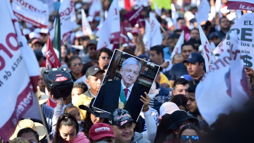 VIDEO y FOTOS: Marcha de AMLO inunda el centro de la CDMX