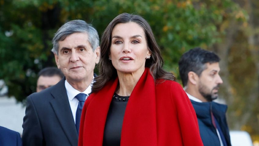 La reina Letizia usa estoperoles a los 50 y demuestra que van a cualquier edad