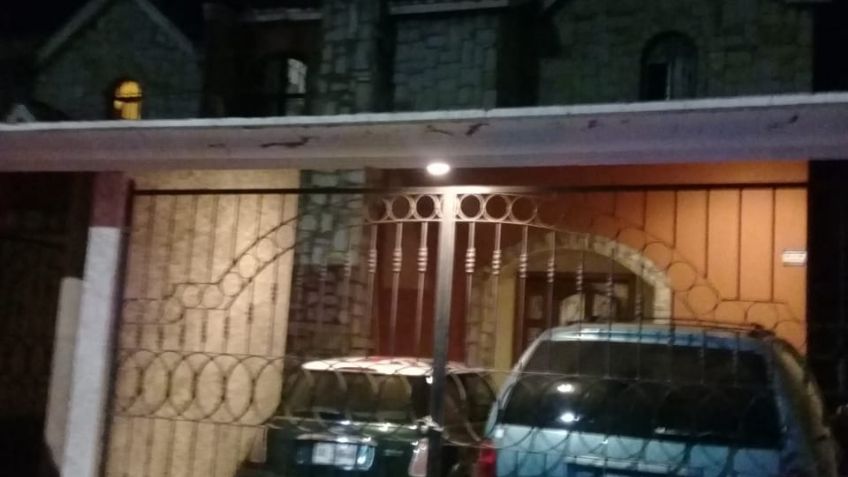 Encuentra a su hijo ahorcado en la escalera de su domicilio