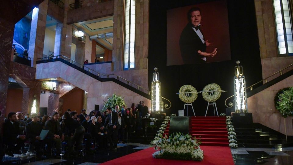 Se le recordó con el Coro de Madrigalistas de Bellas Artes y el Mariachi del Ballet Folclórico