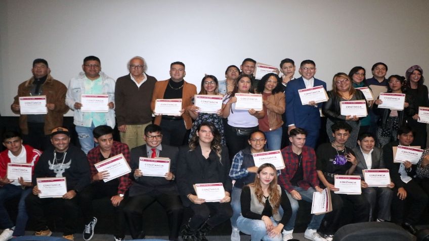 29 "Jóvenes que Unen al Barrio" se gradúan de talleres de cine con documentales