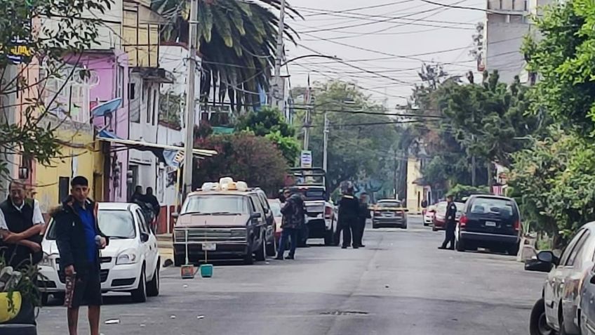 En bolsas negras abandonan restos humanos, los peritos y la policía de la CDMX ya se encuentran en el lugar