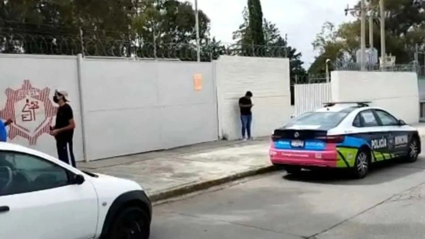 Pánico en secundaria de Puebla: alumno ingresa una pistola al plantel