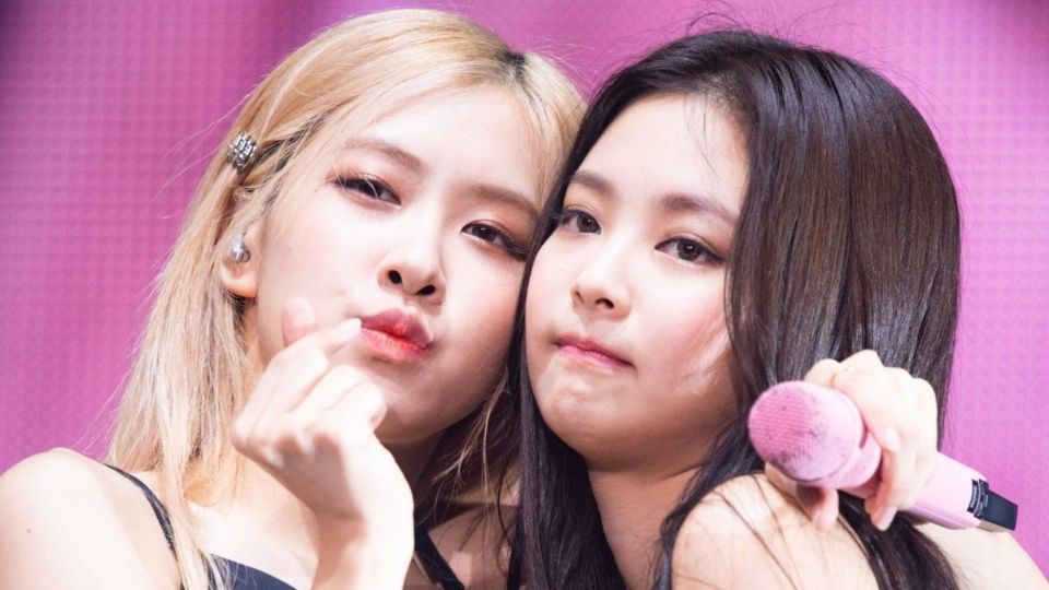 Rosé y Jennie estaban muy emocionadas al ver los peluches del Dr.