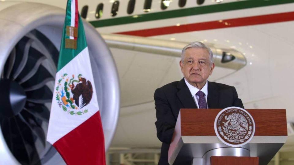 AMLO saldrá del país a fin de año.