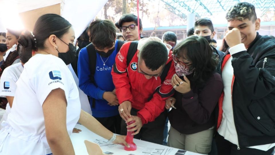 Evelyn Parra inauguró “16 Días de Activismo Contra la Violencia de Género” y la “Feria Juvenil Contra las Adicciones”