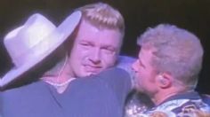 VIDEO: Nick Carter rompe en llanto en concierto de los Backstreet Boys tras muerte de su hermano Aaron