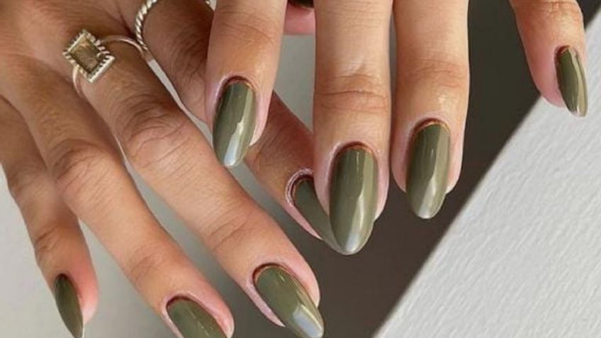 Las uñas verdes serán tendencia en invierno y este diseño es perfecto para lucir unas manos elegantes