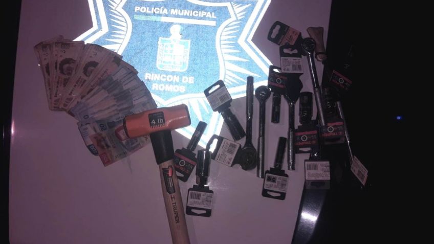 Detienen a menor de 16 años por robar casi 30 mil pesos en efectivo