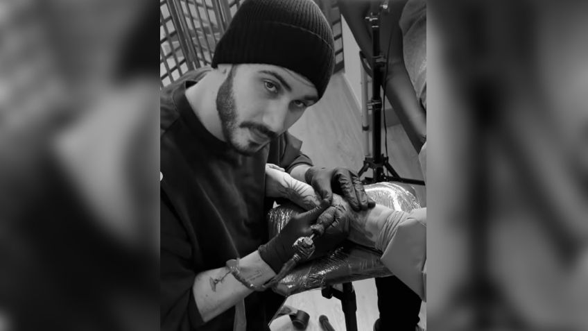 Alejandro Speitzer debuta como tatuador, así presumió sus primeros diseños en redes, ¿competencia a Nodal?