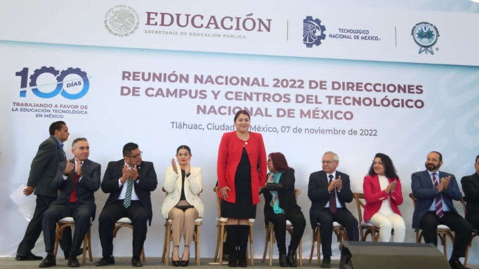 “La educación no es un privilegio es un derecho y es el deshecho del pueblo”, parafraseó la alcaldesa