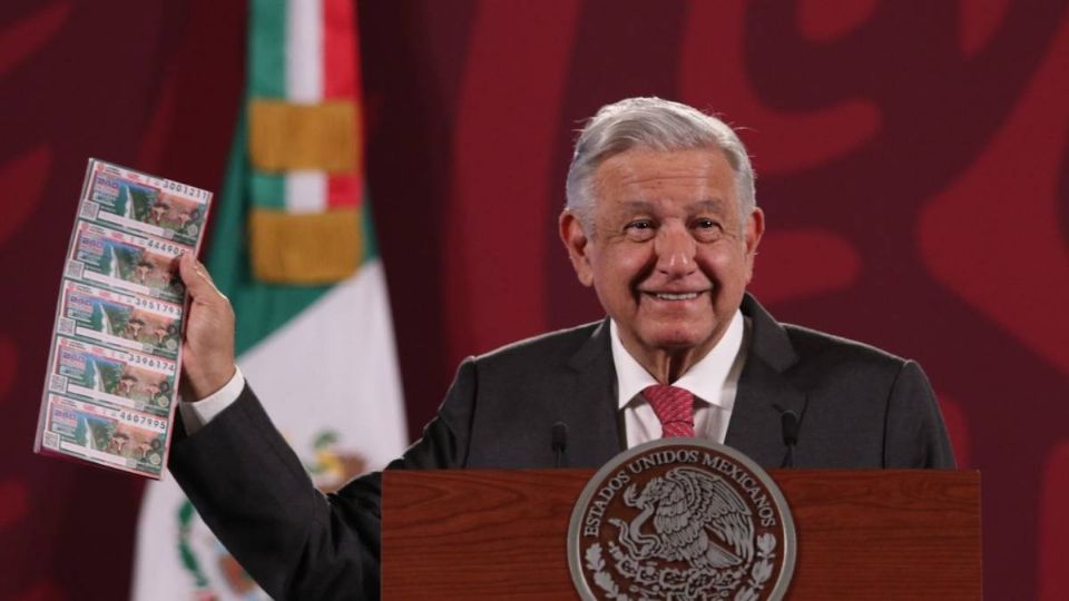 AMLO exhorta a comprar un cechito.