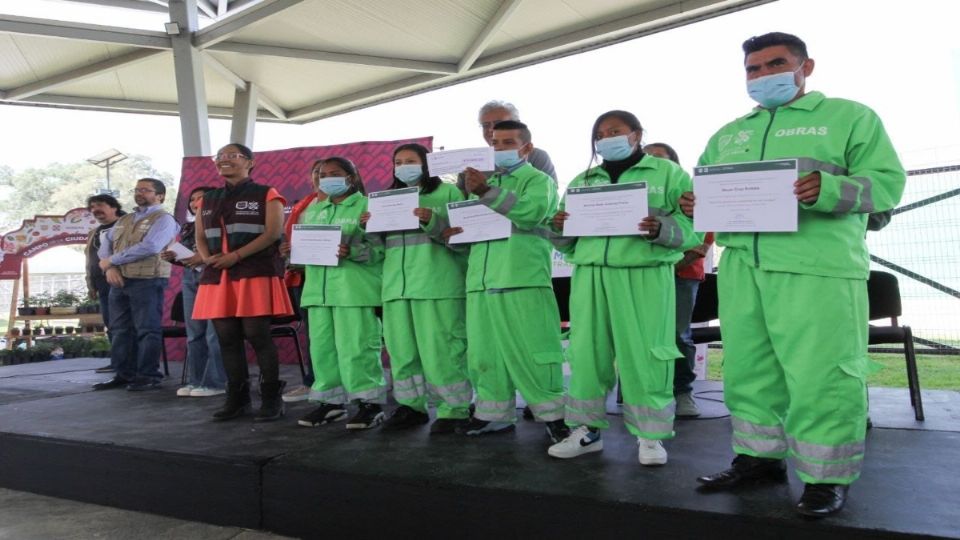 Los trabajadores de jardinería con más de 20 años también recibieron un reconocimiento