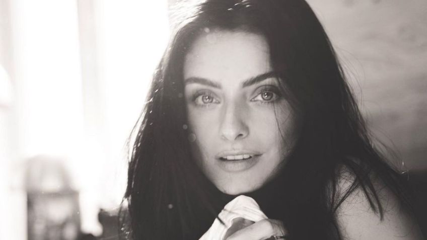 FOTOS | Aislinn Derbez cautiva a sus seguidores envuelta en una sábana