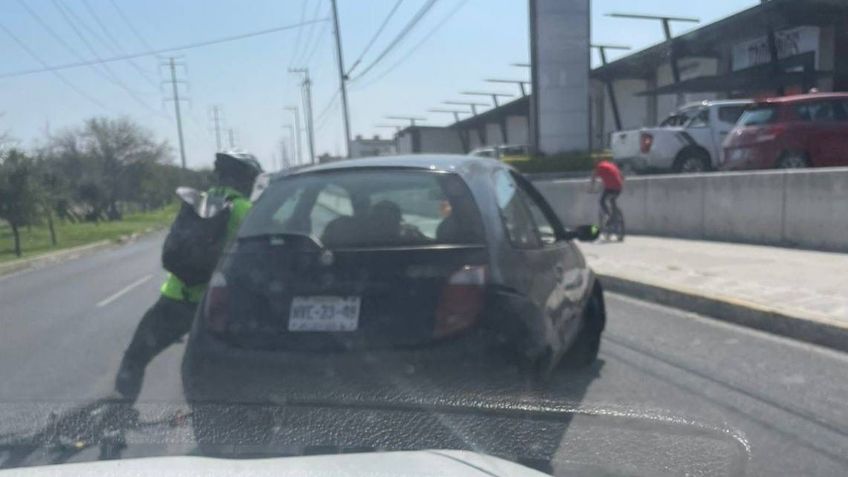 Querétaro: detienen a conductor que arrastró con su vehículo a un ciclista