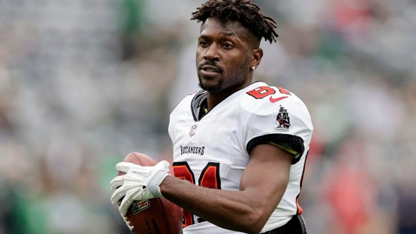 La exestrella de la NFL Antonio Brown se atrincheró en su mansión de Tampa para evitar ser detenido