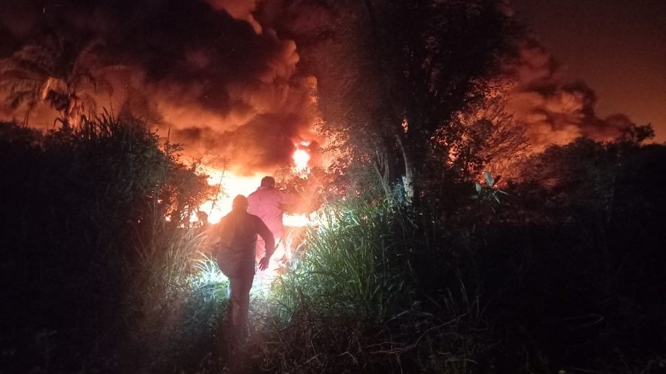 Autoridades informaron que bomberos ya atienden la emergencia junto a Protección Civil