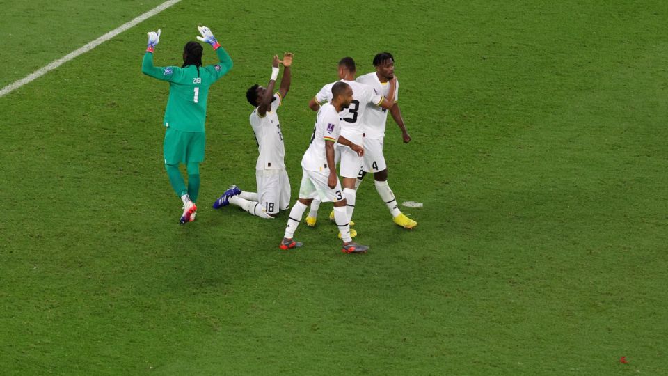 Los jugadores de Ghana celebran su triunfo ante Corea del Sur.