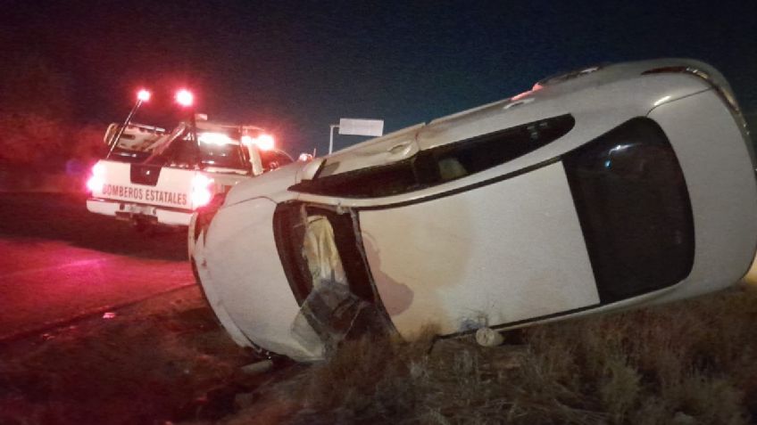 Tras volcadura, automovilista fue rescatado en la carretera 71 federal